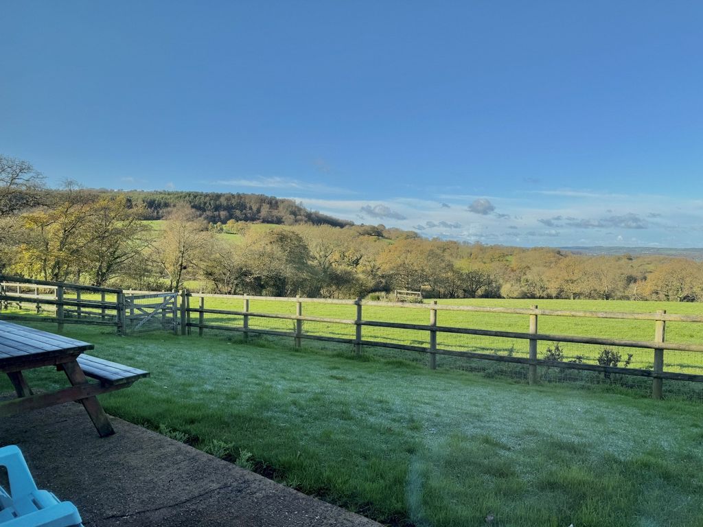 Property photo 2 of 11 Garden/View