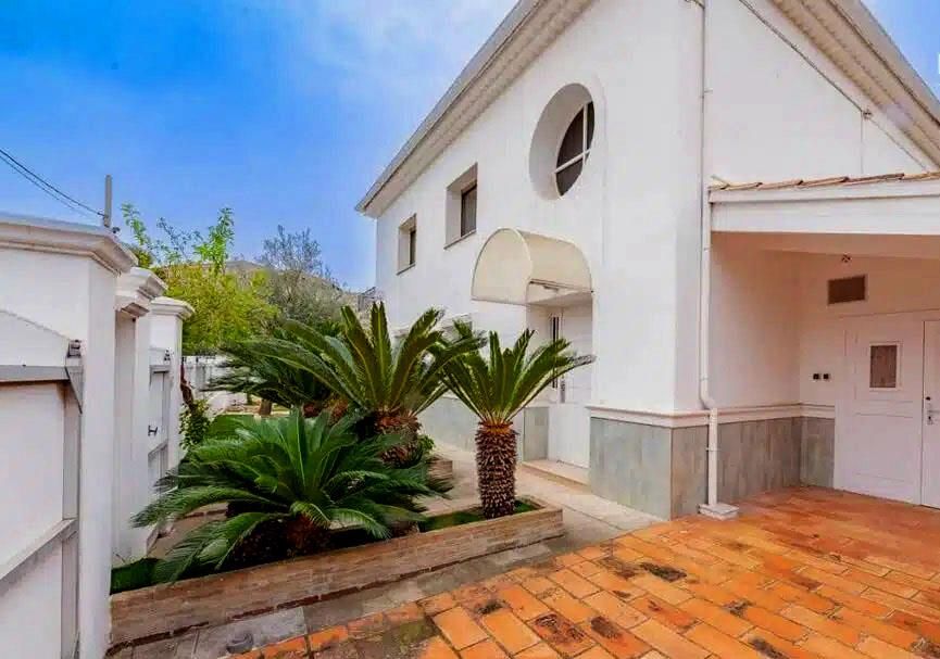 Property photo 1 of 10 Image
