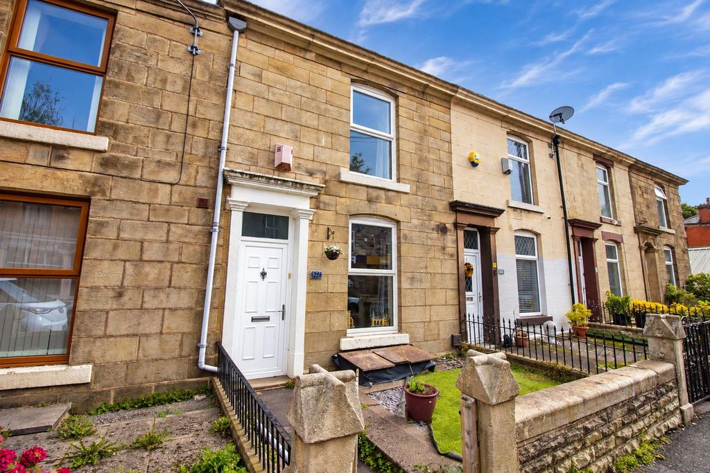 Property photo 1 of 8