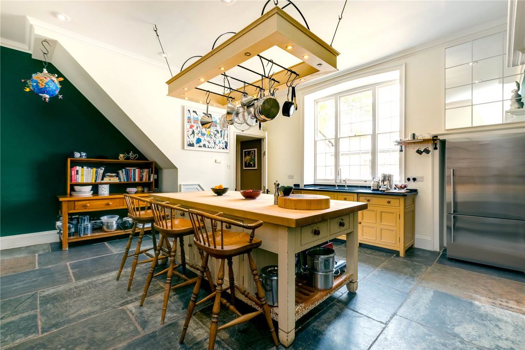 Property photo 3 of 26 Kitchen