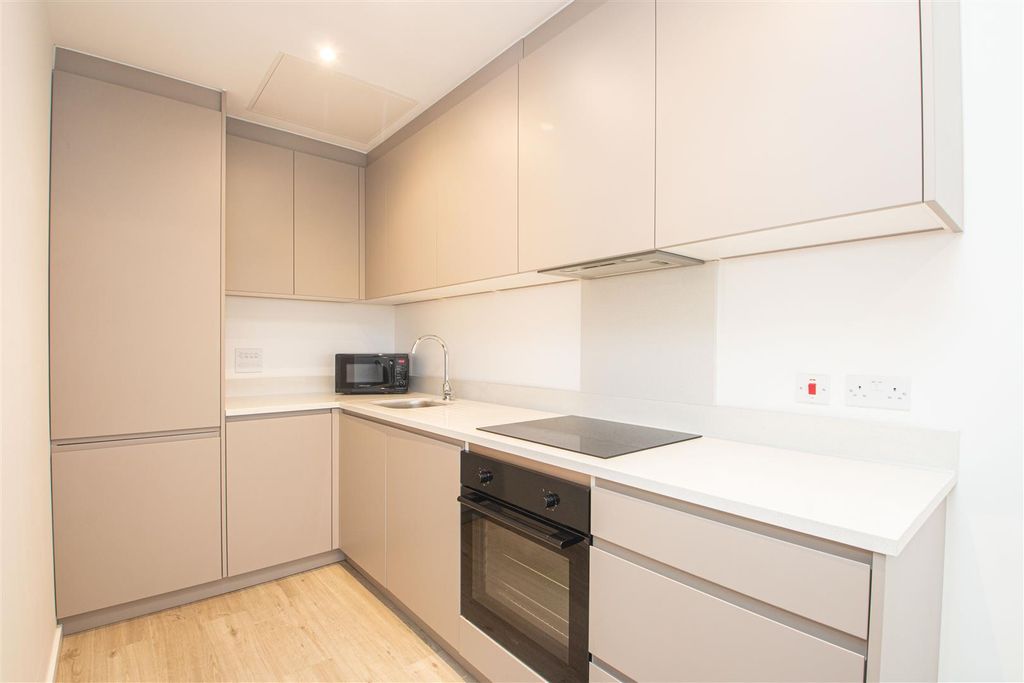 Property photo 1 of 16 204Sta_1.Jpg