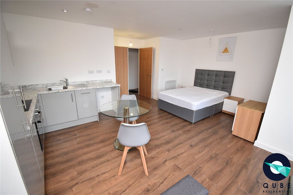 Property photo 2 of 6 Picture No. 12