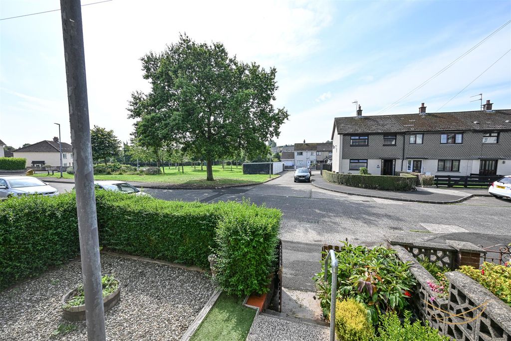 Property photo 3 of 33 Dhp-10.Jpg