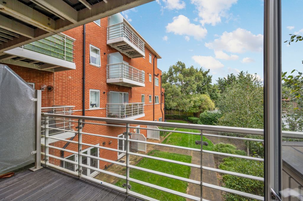 Property photo 3 of 18 Picture No. 23