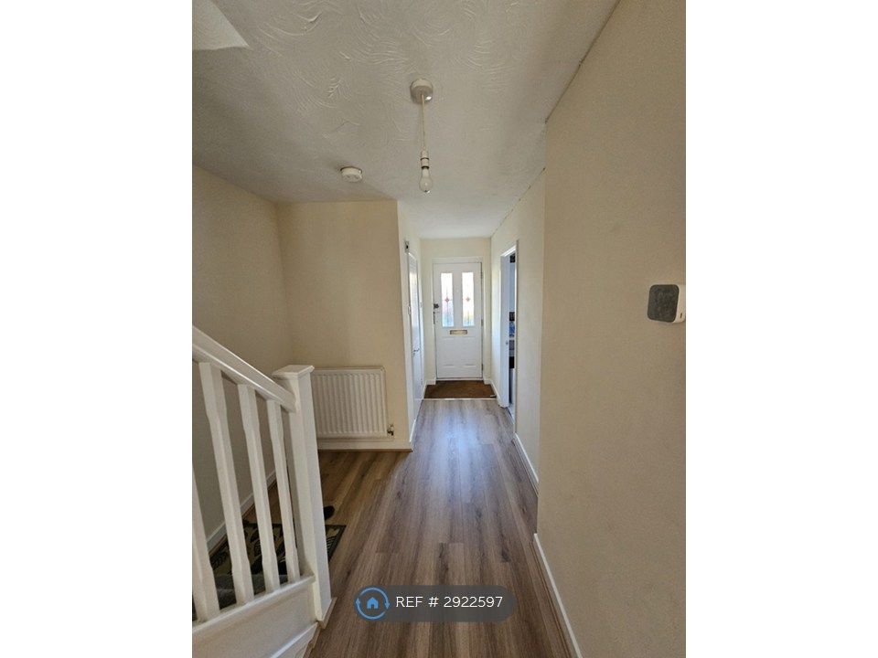 Property photo 3 of 22 Hallway