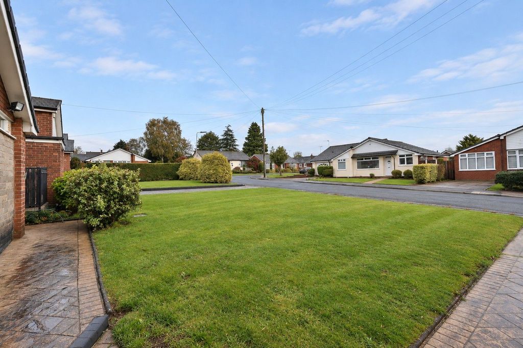 Property photo 2 of 26