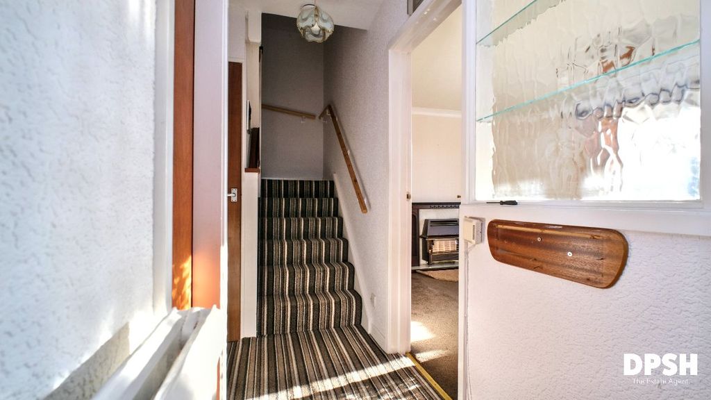 Property photo 2 of 26