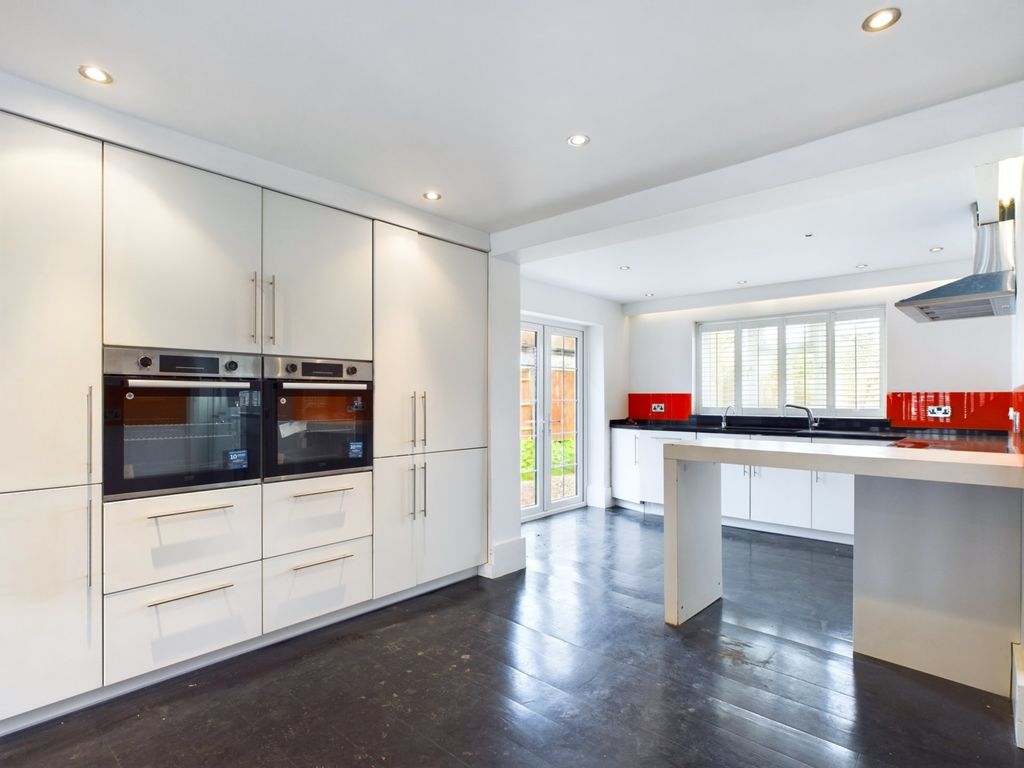 Property photo 2 of 13 30000338-Hr-2
