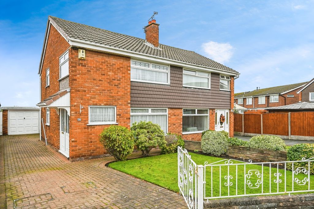 Property photo 2 of 17 Photo