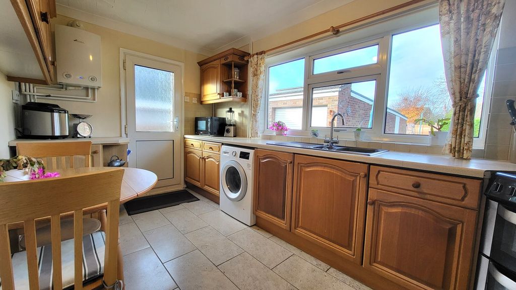 Property photo 3 of 19