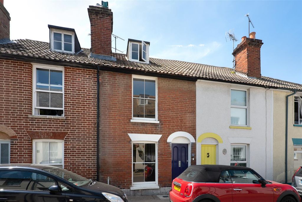 Property photo 1 of 18 Woodlawn Street, Whitstable