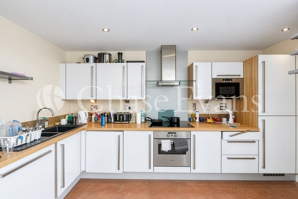 Property photo 2 of 12 Kitchen