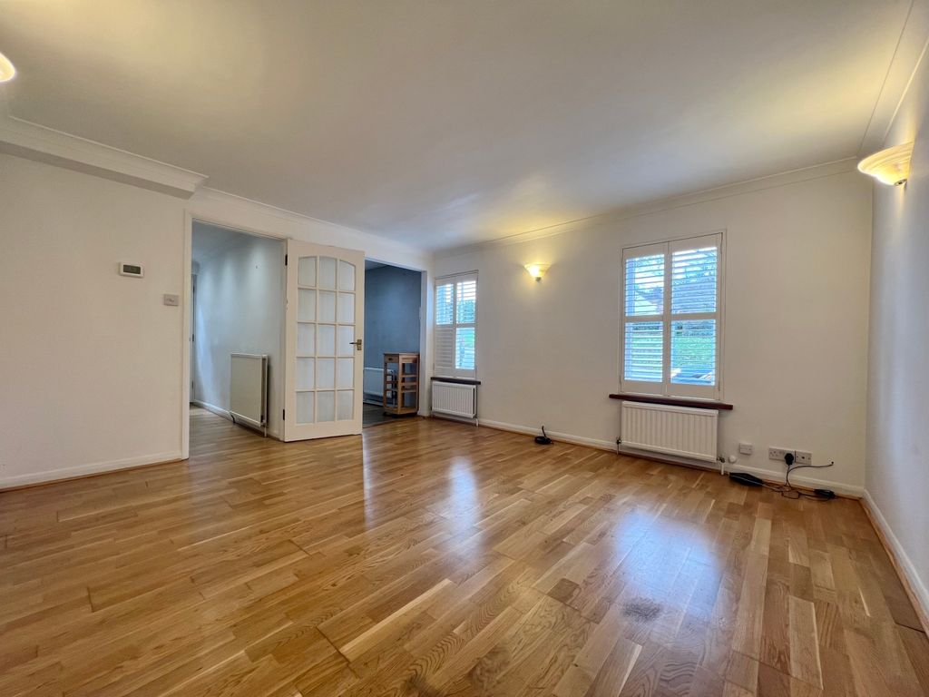 Property photo 3 of 11 Picture No. 35