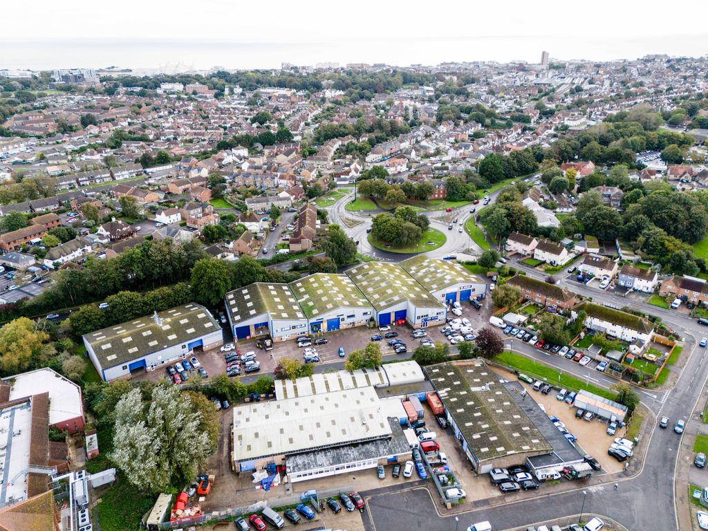 Property photo 3 of 7 Default