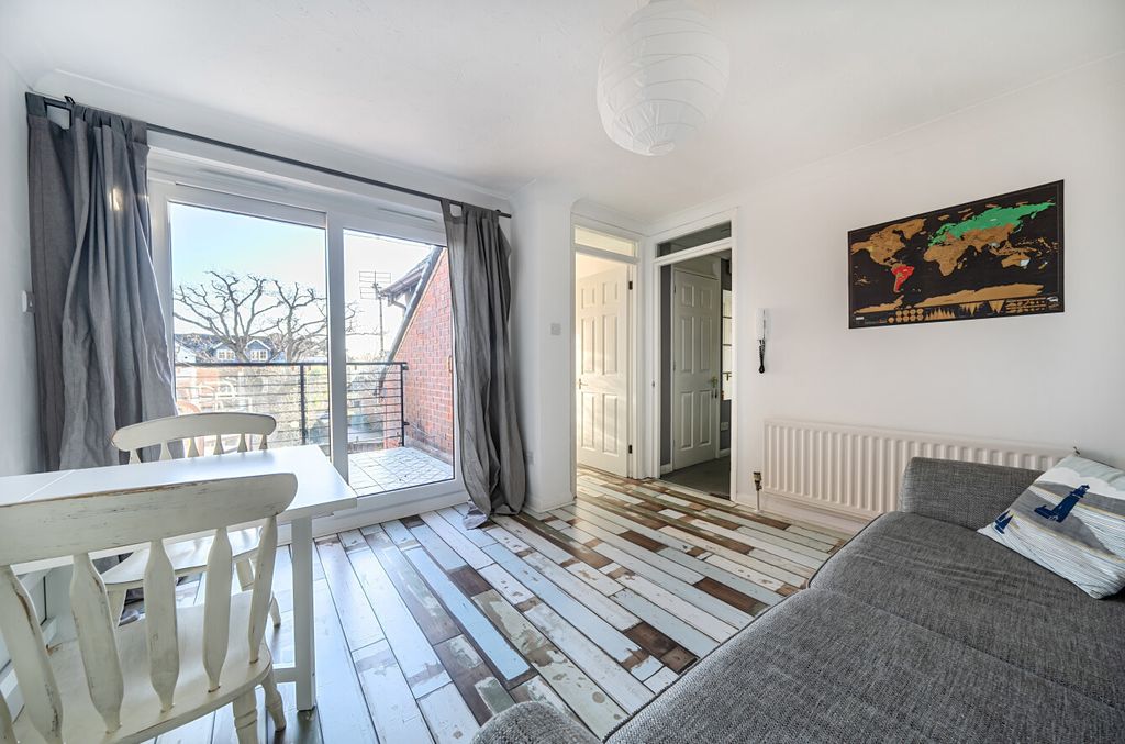 Property photo 3 of 12 1394620-8-695Bcd0...