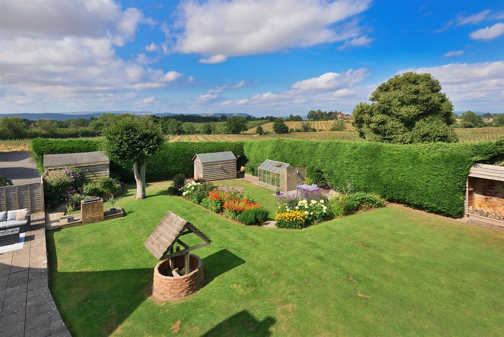 Property photo 2 of 43