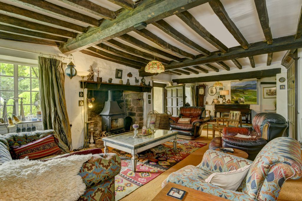 Property photo 3 of 21 Drawing Room