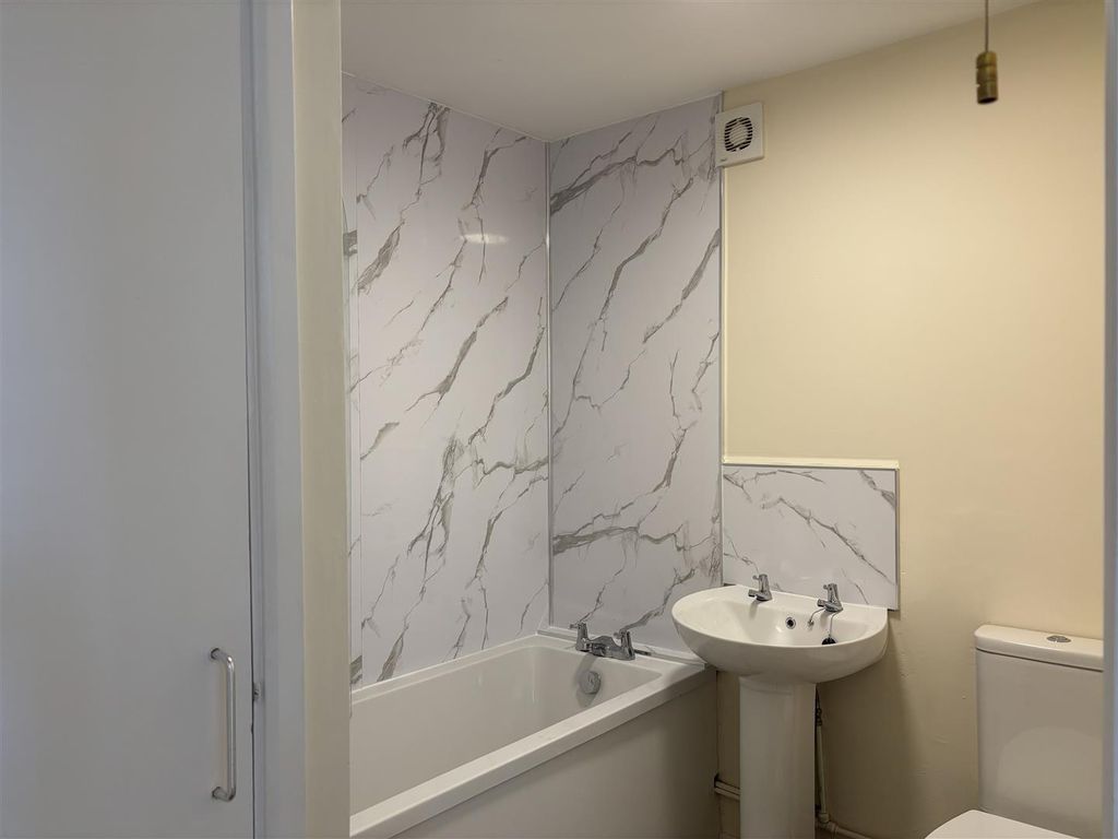 Property photo 3 of 15 Bathroom