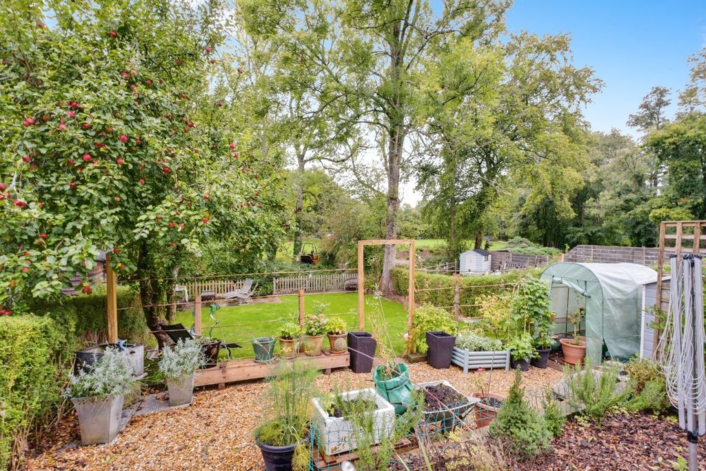 Property photo 2 of 16 Photo