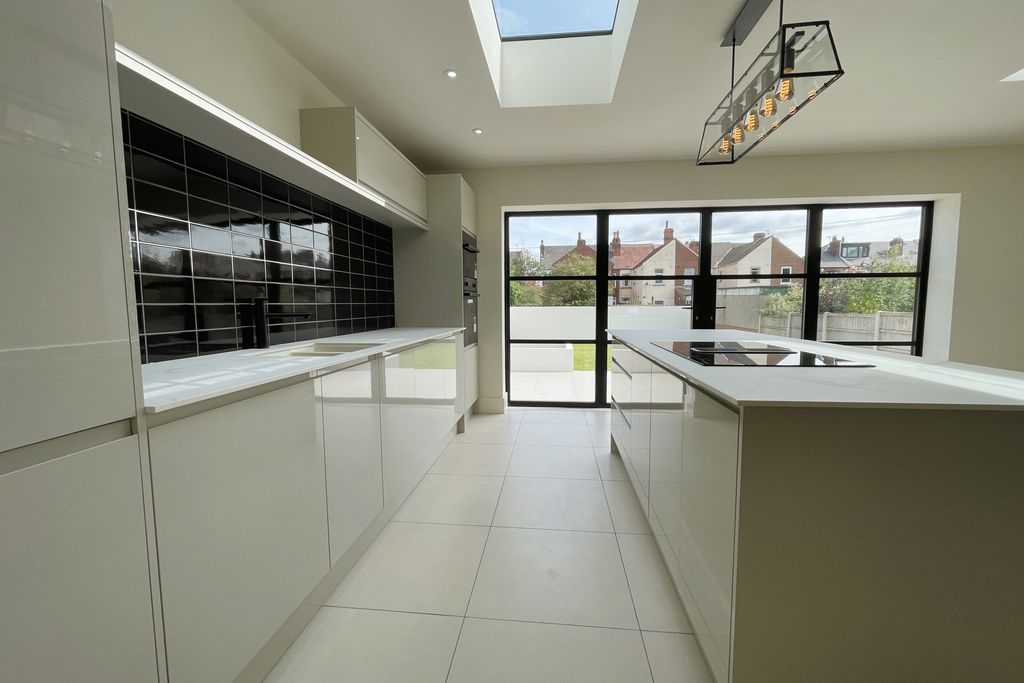 Property photo 3 of 24 4