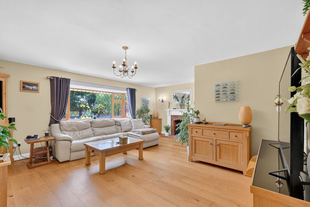 Property photo 3 of 46