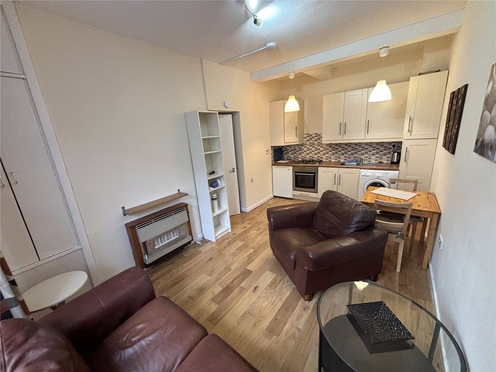 Property photo 2 of 8 Picture No. 03