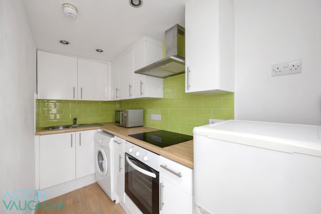 Property photo 2 of 9 4706351