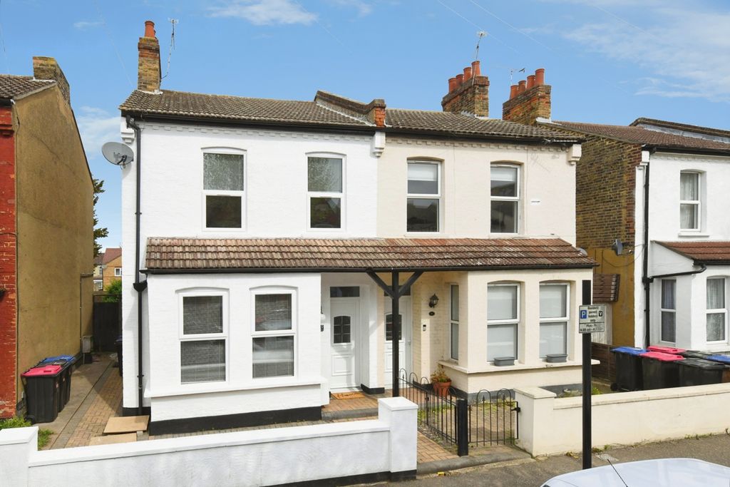 Property photo 1 of 19 Exterior