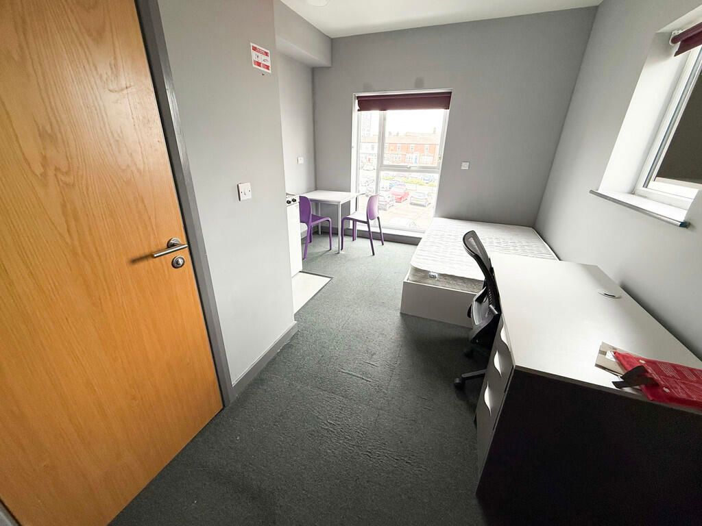 Property photo 2 of 10