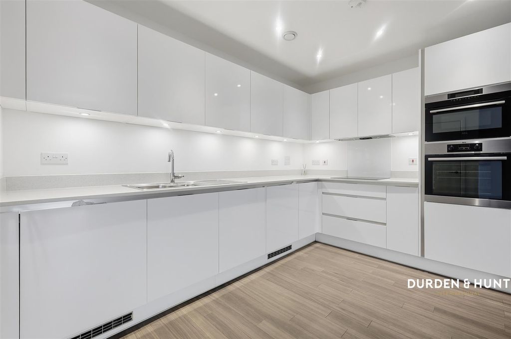 Property photo 3 of 12 Freesia Lodge