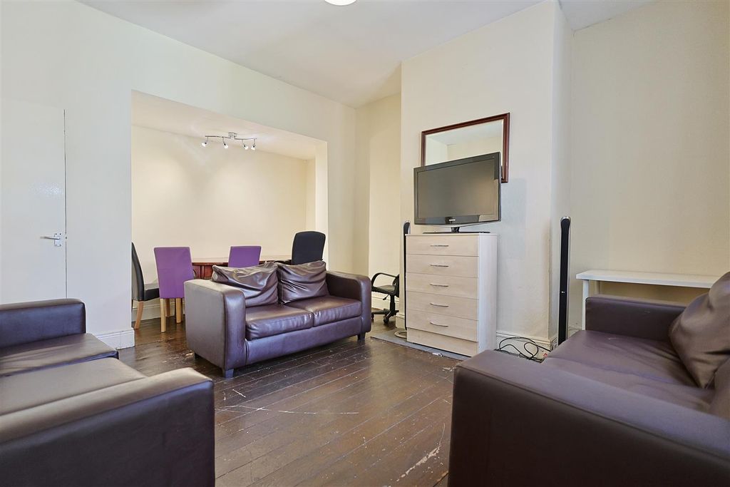 Property photo 1 of 21 2346F039-Ec86-46A6-A436-Ced90253C9Ef_1_201_A.Jpeg