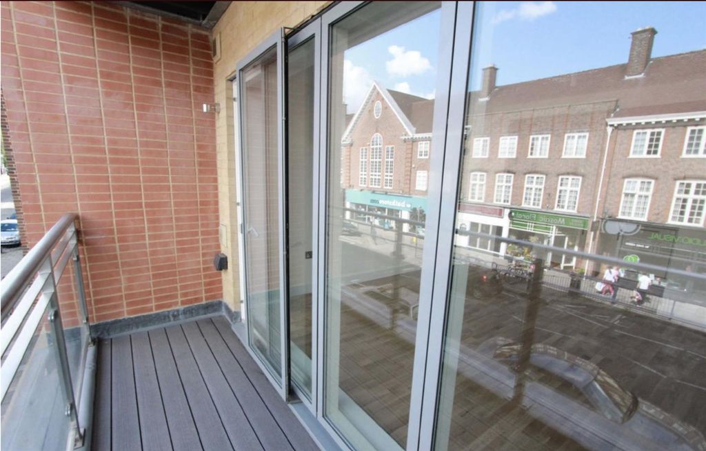 Property photo 3 of 9 Balcony