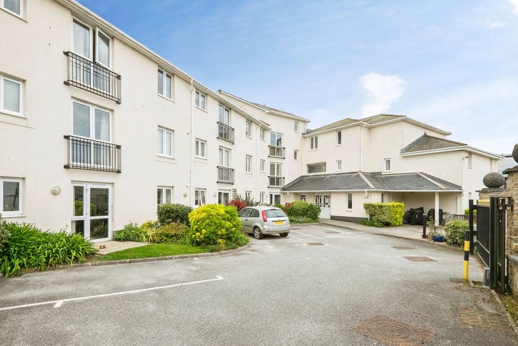 Property photo 1 of 14 Trafalgar Court