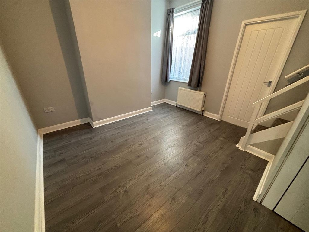 Property photo 3 of 7 Dining Room.Jpg