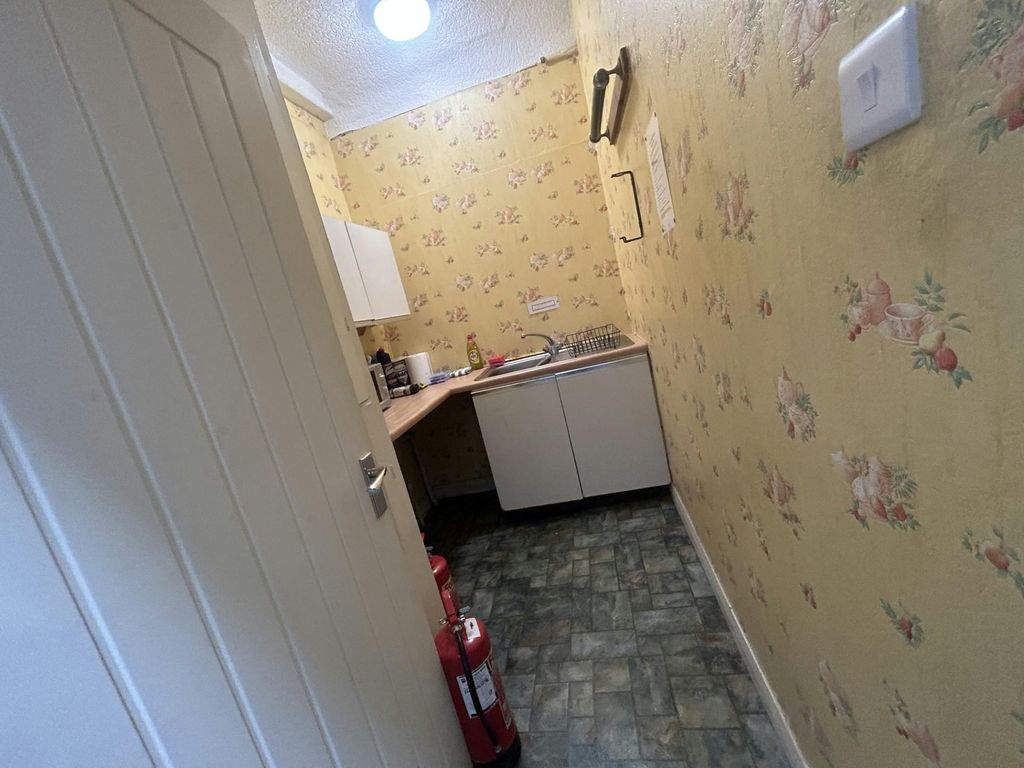 Property photo 3 of 4 Thumbnail_Img_1582.Jpg
