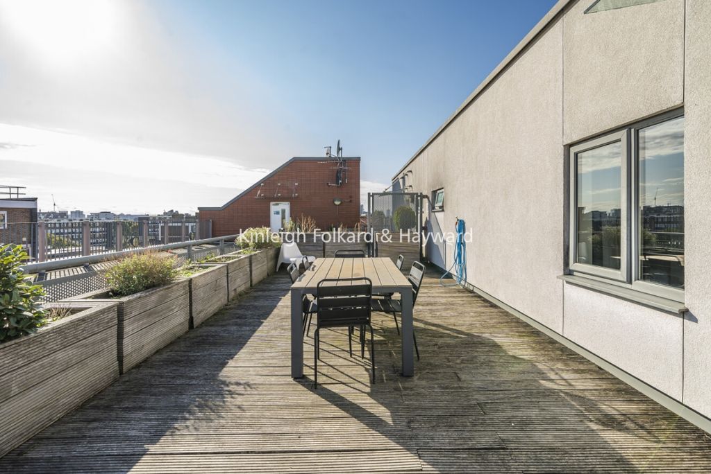 Property photo 3 of 21 1Ec43E02-92Fc-46F4-9