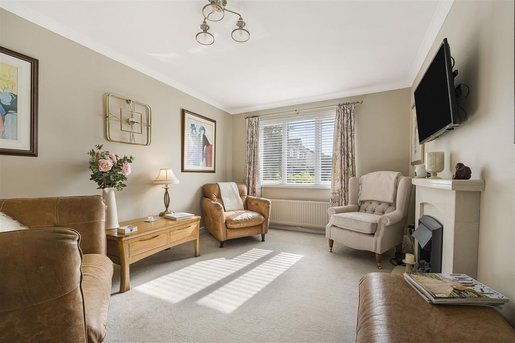 Property photo 3 of 19