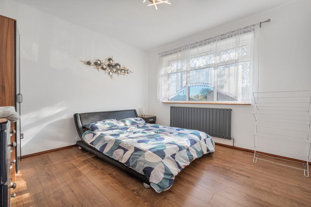 Property photo 3 of 13 4577726