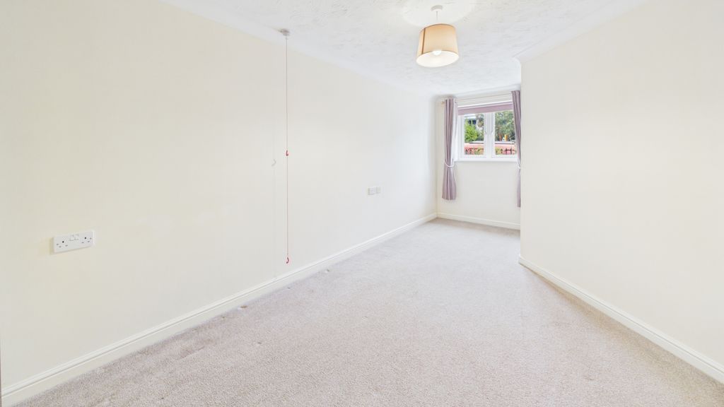 Property photo 3 of 7 Cam02926G0-Pr0360-Still006