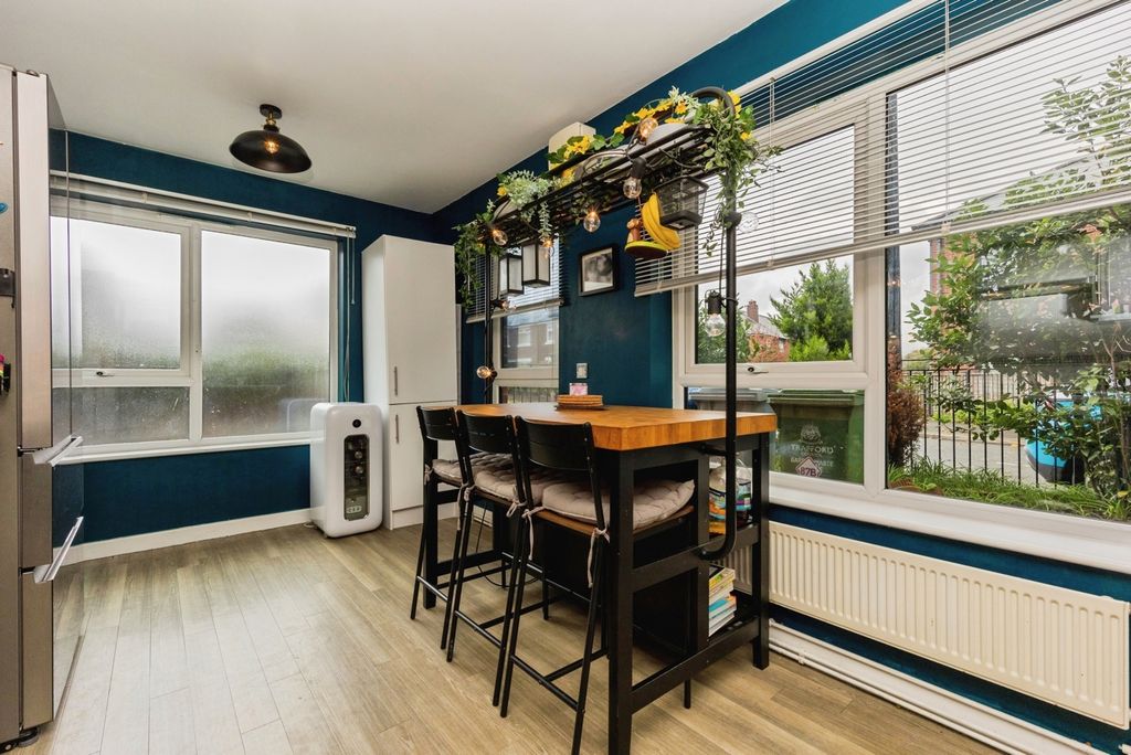 Property photo 3 of 24 Pbox-Img.Jpg