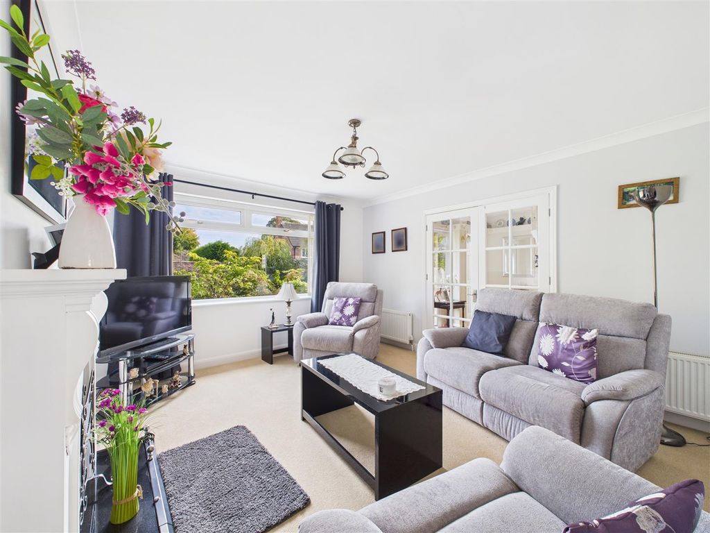 Property photo 3 of 17 Cam03303G0-Pr0223-Still013.Jpg