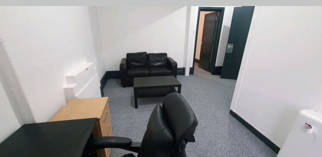 Property photo 2 of 3