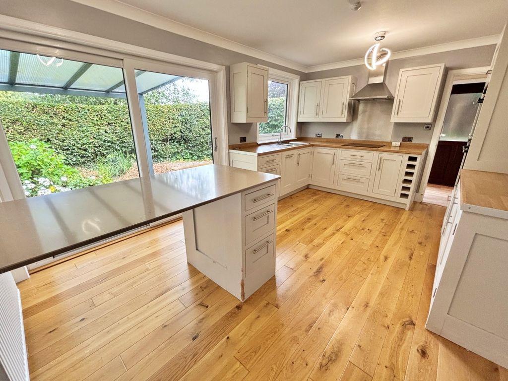 Property photo 2 of 30