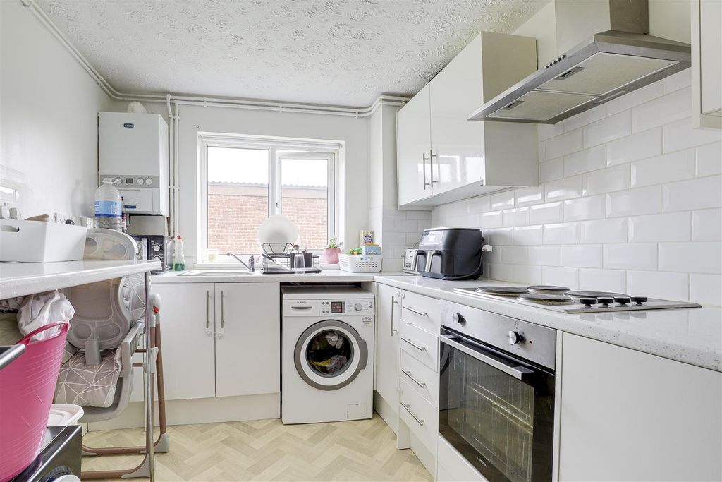 Property photo 2 of 8 7732.Jpg