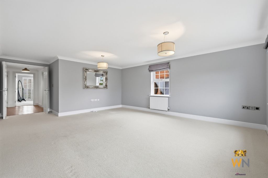 Property photo 3 of 22
