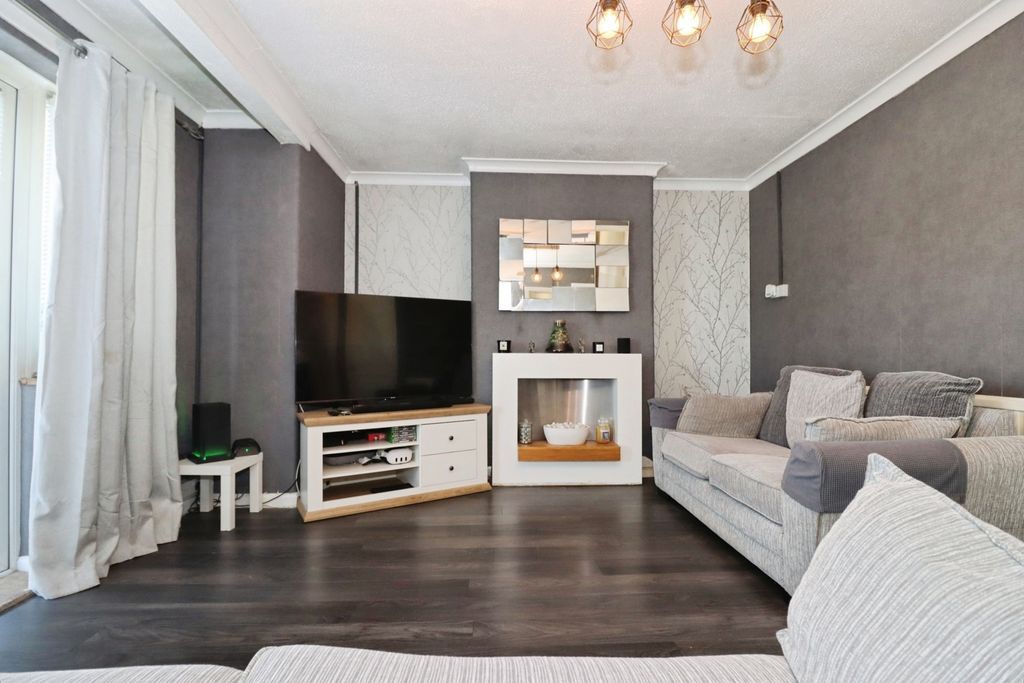 Property photo 2 of 19 Pbox-Img.Jpg