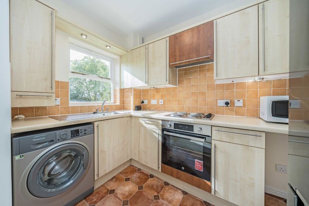 Property photo 3 of 4