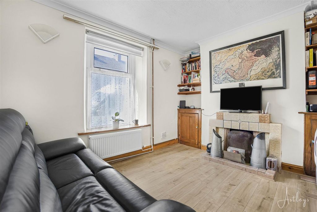 Property photo 3 of 13 Sitting Room