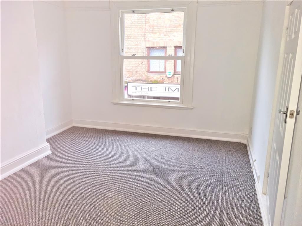 Property photo 3 of 4 Living Room