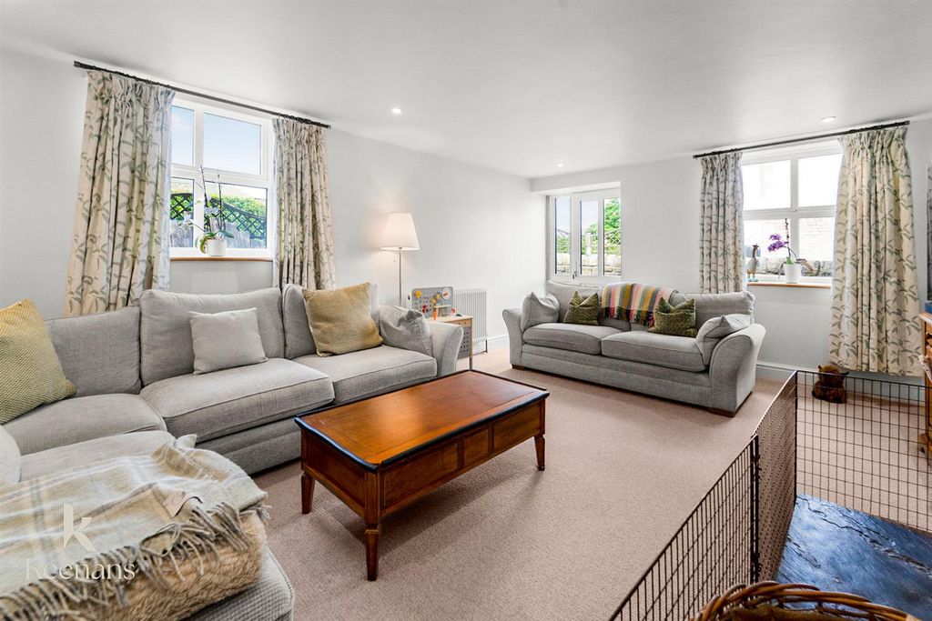 Property photo 2 of 33 Chaigley Court-9.Jpg